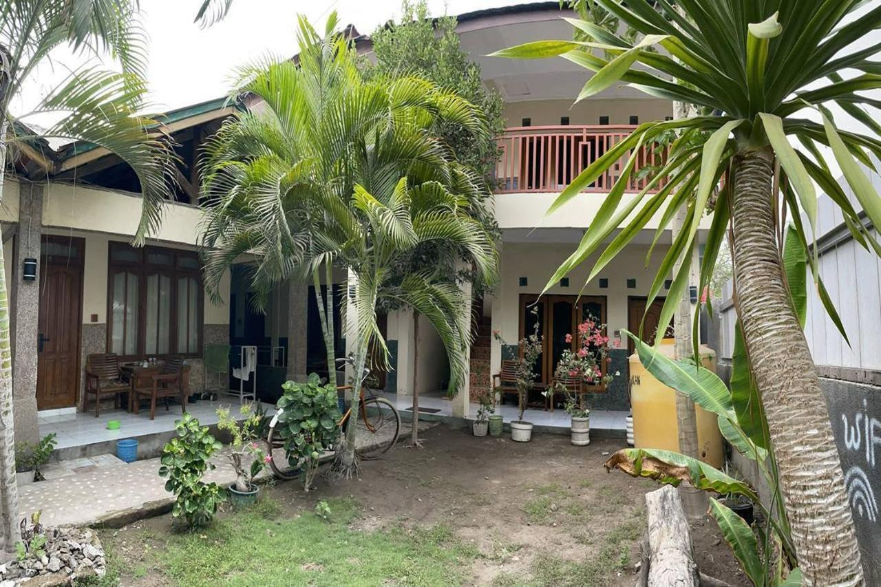 Sagita Bungalow Гили Траванган Экстерьер фото